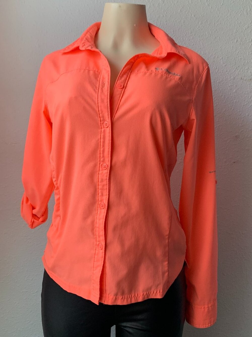 Columbia Women's Coral Pink Vented Long Sleeve Roll-Up Hiking Fishing Shirt XS